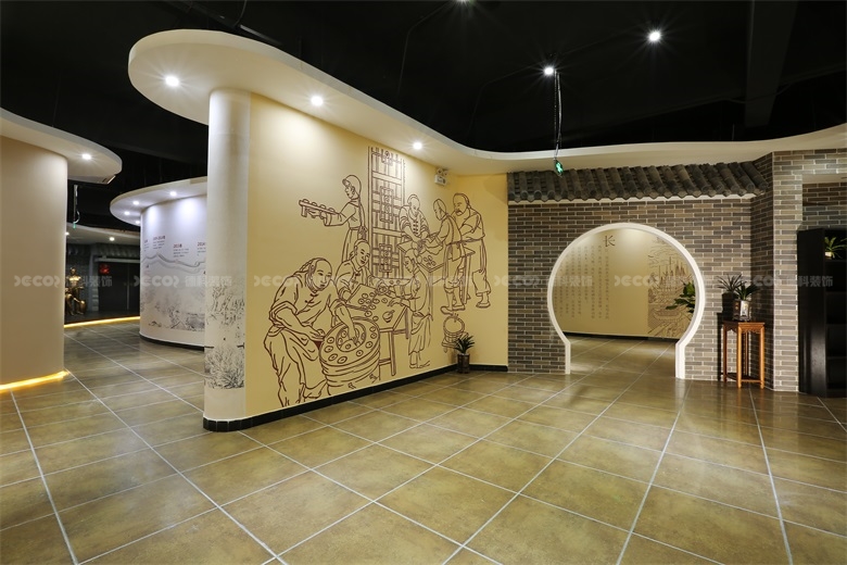如何在展廳中設(shè)計一個與企業(yè)核心價值觀相符的展示主題？